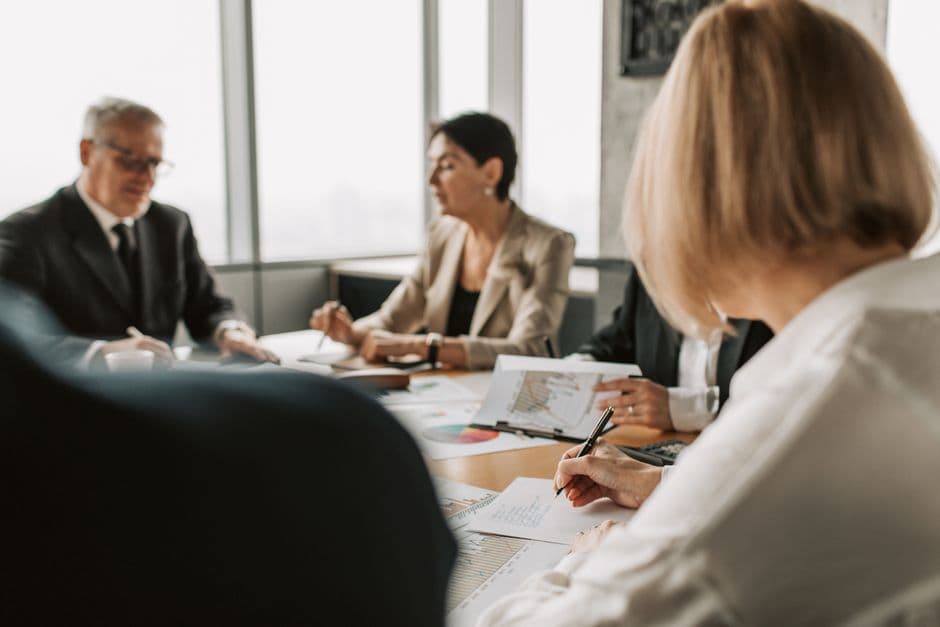 Pelatihan HR untuk Manajer Non-HR dalam Organisasi Bisnis Kompetitif