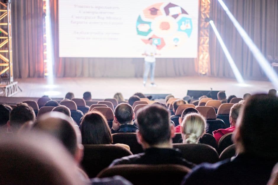 Pelatihan Public Speaking untuk Sekretaris Profesional