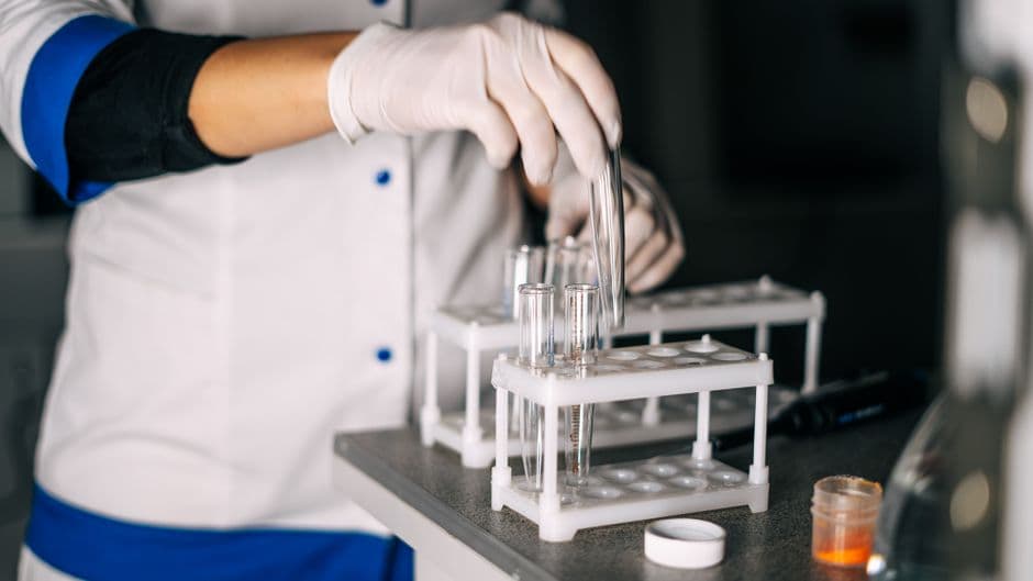 Pelatihan Pengendalian Alat dan Bahan Kimia di Laboratorium