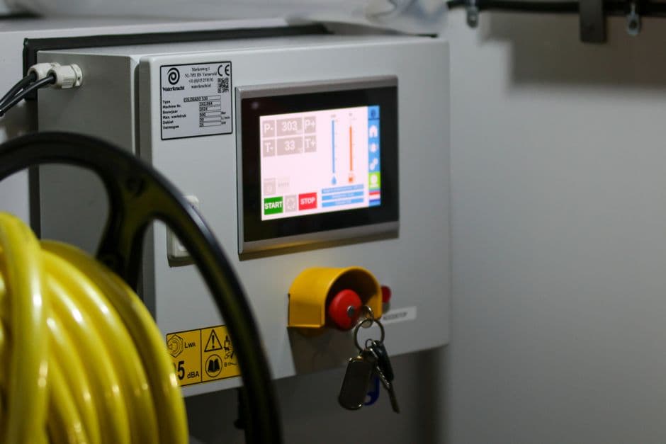 Pelatihan Sistem Kontrol Tenaga Hidraulik dan Pneumatik